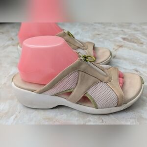 Walking Cradles Woman's  Slip-On Comfort Mules 10 W